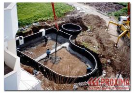 Пруд, бассейн, озеро из бетона или полипропилена. Полипропилен - экологически чистый, твердый, прочный, устойчивый к химическим реагентам пластик толщиной от 6 до 15 мм. Пластиковый пруд.